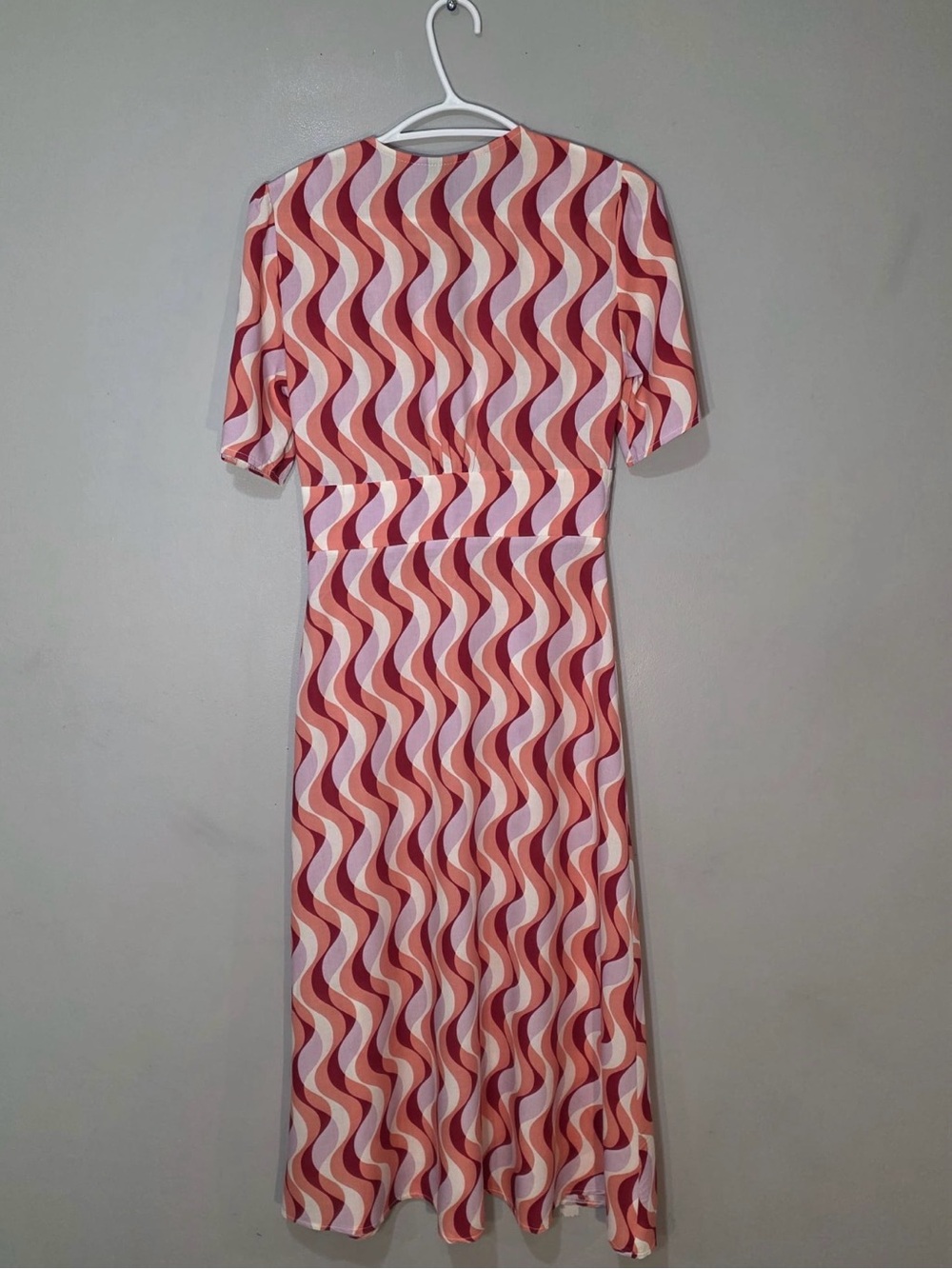 Anthropologie Nobody’s Child Alexa Red + Pink Wavy Button-Front Midi Dress - Picture 6 of 11